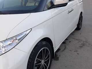 2010 Honda Elysion I Рестайлинг, белый, 1250000 рублей, вид 1