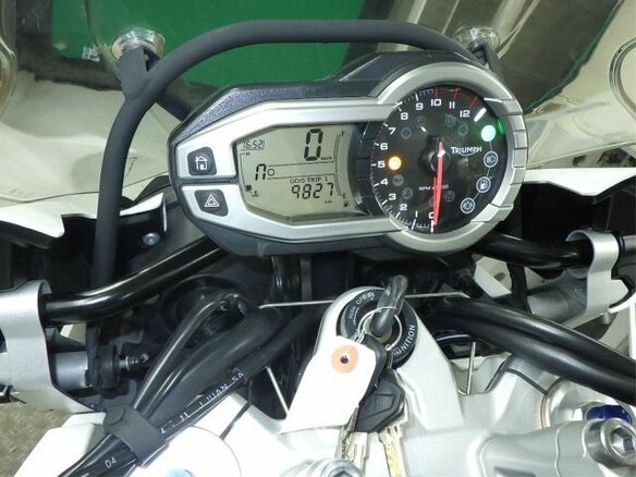 2015 Triumph Tiger Explorer, белый, 1000000 рублей - вид 7