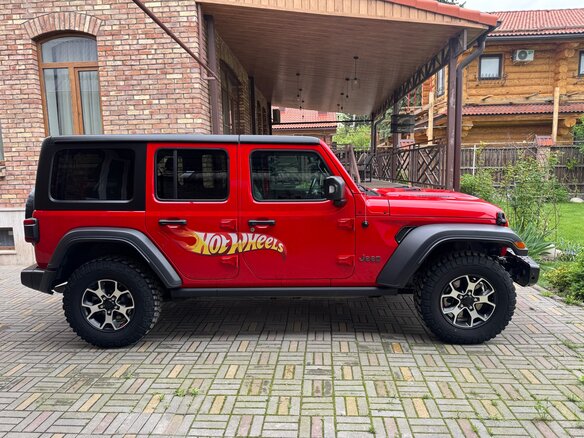 2021 Jeep Wrangler IV (JL), красный, 4450000 рублей - вид 2