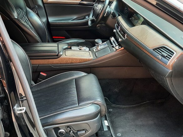 2020 Genesis G90 I Рестайлинг, чёрный, 2950000 рублей - вид 9