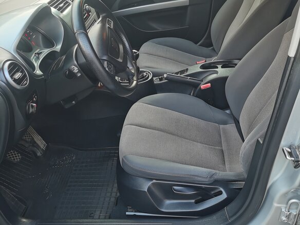 2011 SEAT Leon II Рестайлинг, серебристый, 1075000 рублей - вид 9