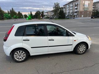 2002 Ford Fiesta Mk5, белый, 285000 рублей, вид 3