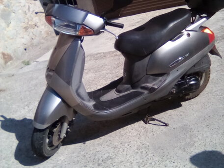 2001 Honda Lead 100, серебристый, 60000 рублей, вид 3