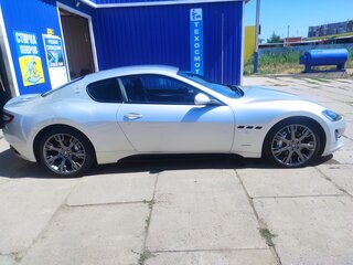 2012 Maserati GranTurismo Sport I, серебристый, 7000000 рублей, вид 3
