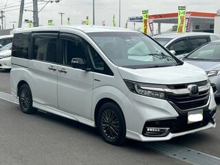 2019 Honda Stepwgn V Рестайлинг, белый, 1590000 рублей, вид 3