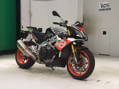 2017 Aprilia Tuono V4, чёрный, 1100000 рублей, вид 2