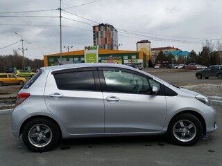 2011 Toyota Vitz III (XP130), серый, 650000 рублей, вид 4