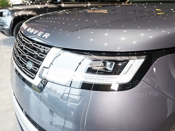 2024 Land Rover Range Rover P530 MHEV Long V, серый, 29800000 рублей - вид 10