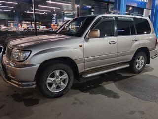2002 Toyota Land Cruiser 100 Series Рестайлинг 1, серебристый, 1800000 рублей, вид 2