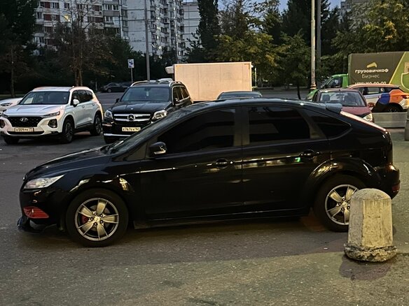 2008 Ford Focus II Рестайлинг, чёрный, 610000 рублей - вид 3