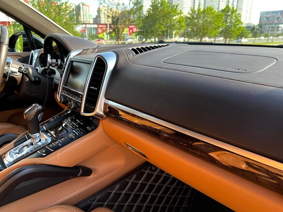 2015 Porsche Cayenne II Рестайлинг (958), коричневый, 4600000 рублей - вид 12