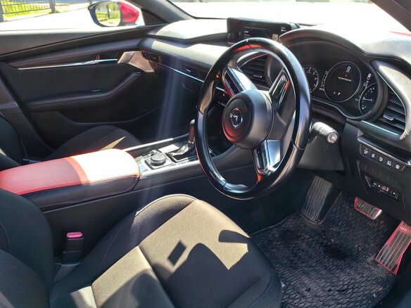 2020 Mazda 3 IV (BP), красный, 1520000 рублей - вид 6