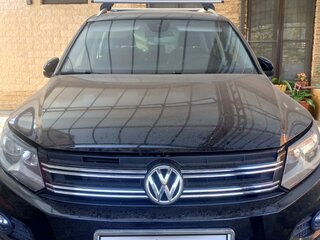 2013 Volkswagen Tiguan I Рестайлинг, чёрный, 1400000 рублей, вид 1