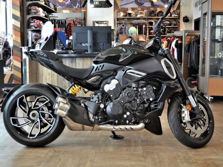 2025 Ducati Diavel V4, чёрный, 3300000 рублей, вид 3