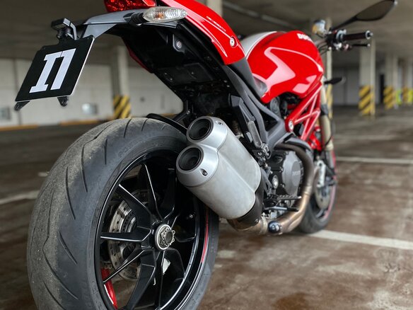 2012 Ducati Monster 1100, красный - вид 2