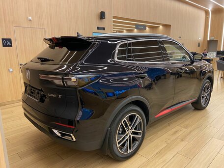 2025 Changan UNI-S I, чёрный, 3179900 рублей, вид 4