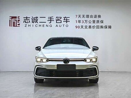 2022 Volkswagen Golf VIII, белый, 1950000 рублей, вид 2