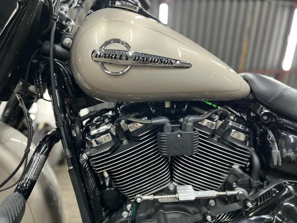 2018 Harley-Davidson Heritage, бежевый, 1490000 рублей - вид 16