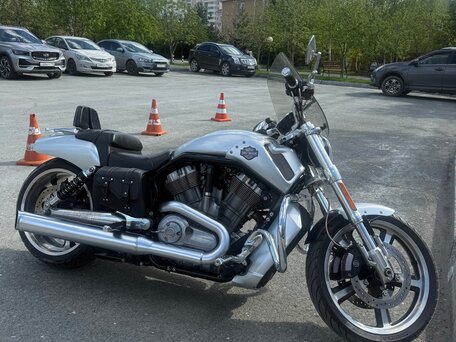 2009 Harley-Davidson V-Rod Muscle, серебристый, 1300000 рублей, вид 1