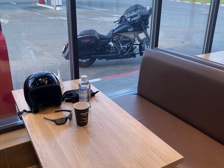 2021 Harley-Davidson Street Glide Special, чёрный, 3390000 рублей, вид 3
