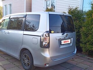 2008 Toyota Voxy II (R70), серый, 1390000 рублей, вид 5