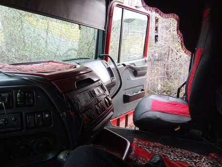 2000 DAF XF 95, красный, 3000000 рублей, вид 1