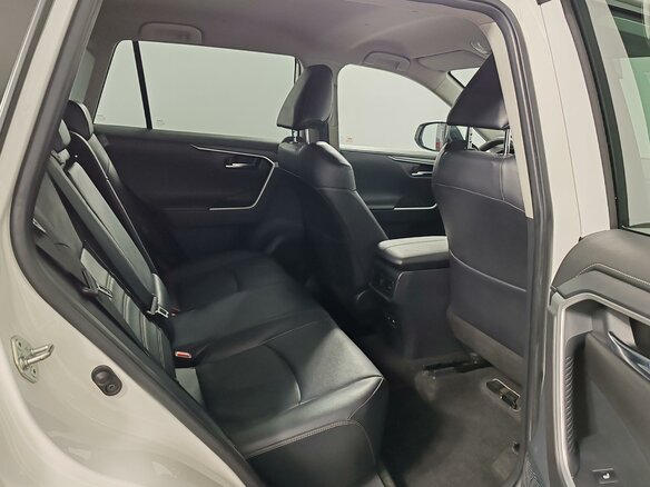 2021 Toyota RAV4 V (XA50), белый, 2875000 рублей - вид 19