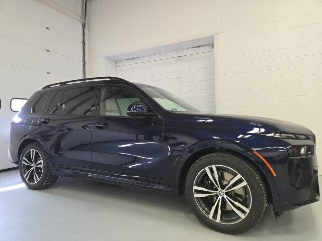 Открыть фотографии: BMW X7 I (G07) Рестайлинг