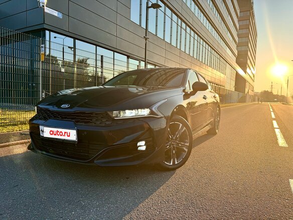 2021 Kia K5 III, синий