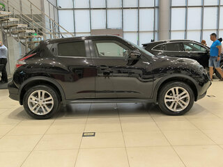 2017 Nissan Juke I Рестайлинг, чёрный, 1450000 рублей, вид 4