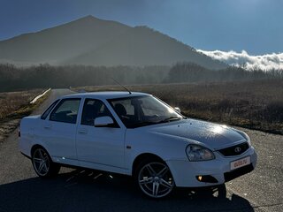 2018 Lada (ВАЗ) Priora I Рестайлинг, белый, 1100000 рублей, вид 2