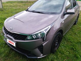 2021 Kia Rio IV Рестайлинг, коричневый, 1370000 рублей, вид 1