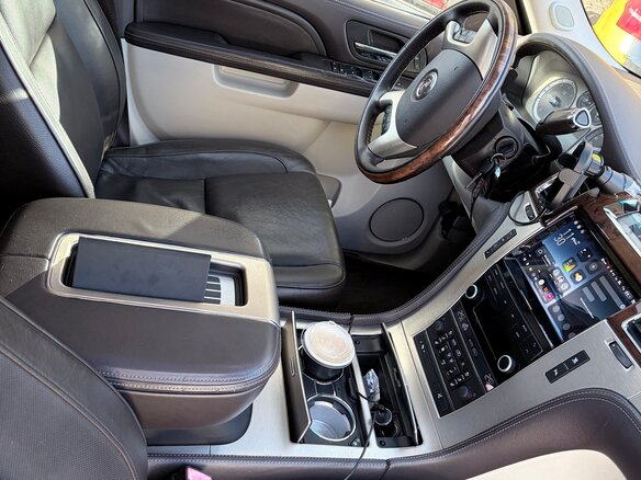2011 Cadillac Escalade III, чёрный, 1500000 рублей - вид 13