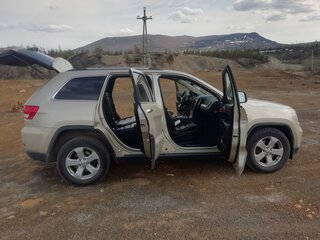 2010 Jeep Grand Cherokee IV (WK2), золотистый, 1900000 рублей, вид 3