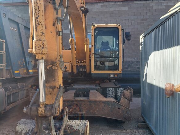 2012 Hyundai R140W, золотистый, 5500000 рублей