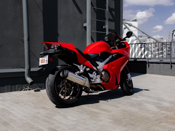 2014 Honda VFR 800, красный, 814312 рублей - вид 32