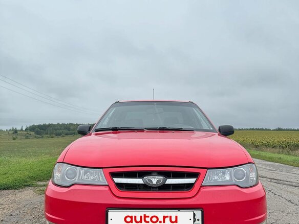 2011 Daewoo Nexia I Рестайлинг, красный, 140000 рублей