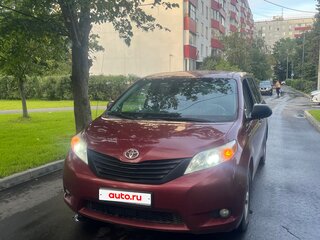 2010 Toyota Sienna III, пурпурный, 2100000 рублей, вид 1