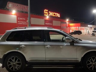 2007 Volkswagen Touareg I Рестайлинг, серебристый, 900000 рублей, вид 5