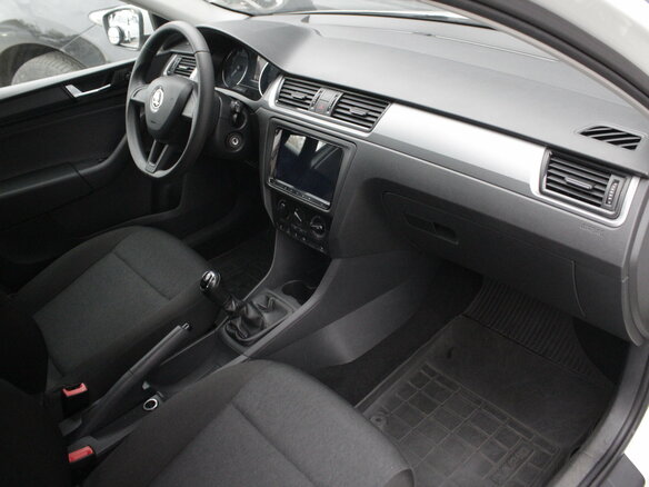 2020 Skoda Rapid I Рестайлинг, белый, 1450000 рублей - вид 5