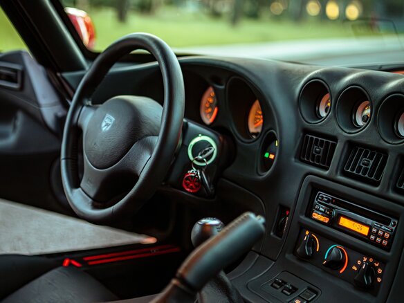 1998 Dodge Viper II, красный - вид 10