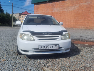 2001 Toyota Corolla Runx IX (E120, E130), белый, 700000 рублей, вид 2