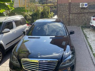 2010 Mercedes-Benz S-Класс 500 V (W221) Рестайлинг, чёрный, 2400000 рублей, вид 4