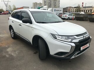 2019 Mitsubishi Outlander III Рестайлинг 3, белый, 1584000 рублей, вид 2