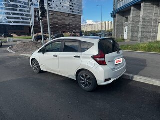 2018 Nissan Note e-Power II Рестайлинг, белый, 1250000 рублей, вид 4