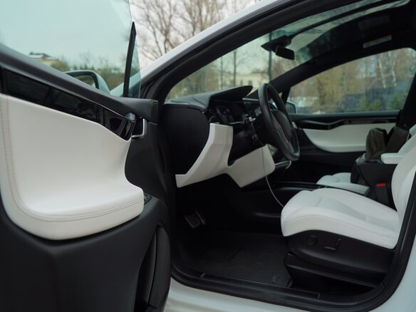 2019 Tesla Model X Long Range Plus I, белый, 6100000 рублей - вид 3