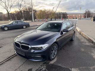 2018 BMW 5 серии 530d xDrive VII (G30/G31/G38), синий, 2490000 рублей, вид 4