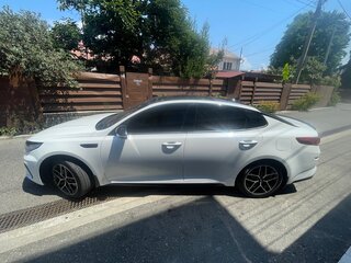 2019 Kia Optima IV Рестайлинг, белый, 2400000 рублей, вид 5