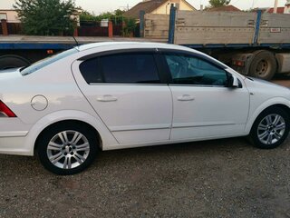 2010 Opel Astra H Рестайлинг, белый, 695000 рублей, вид 4