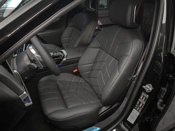 2025 BMW 7 серии 740i xDrive VII (G70), чёрный - вид 5